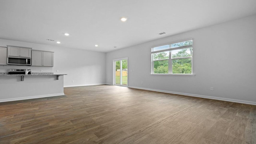 Spacious, unfurnished interior of a new home in Lakeview at Kitfield, Moncks Corner (Image 38).