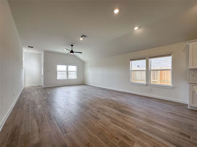 Spacious, unfurnished interior of a new home in , Manvel (Image 16).