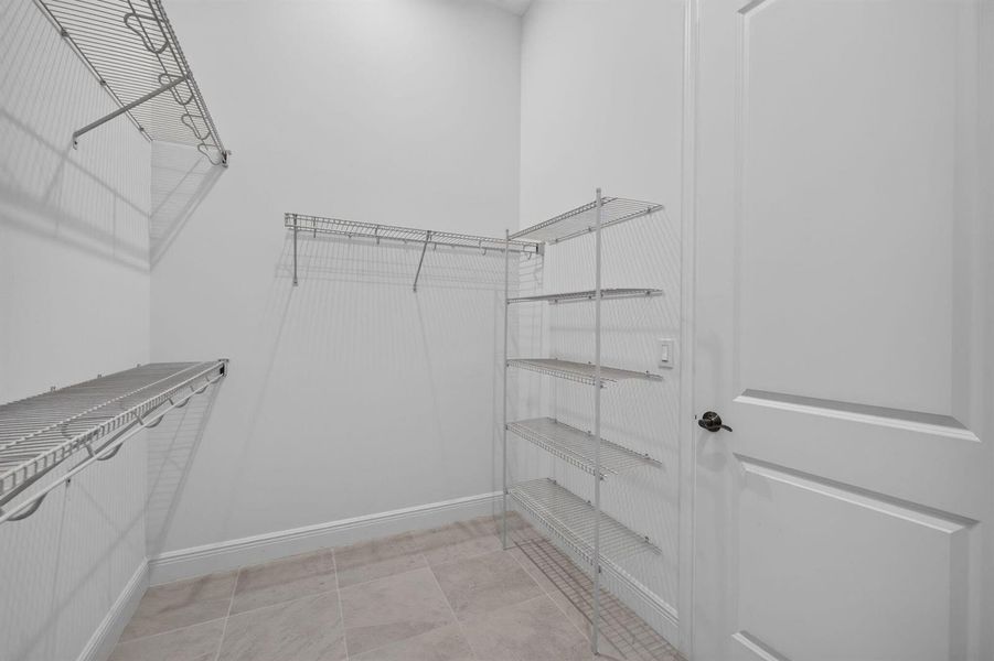 His & Hers Closet (1)