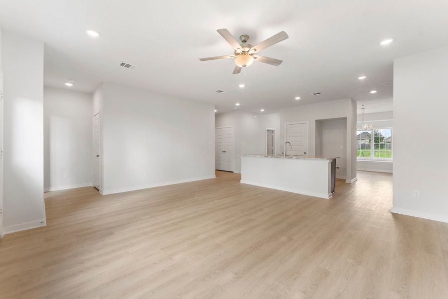 Spacious, unfurnished interior of a new home in Sterling Ridge, Huntsville (Image 10). Spacious, unfurnished interior of a new home in Sterling Ridge, Huntsville (Image 10).