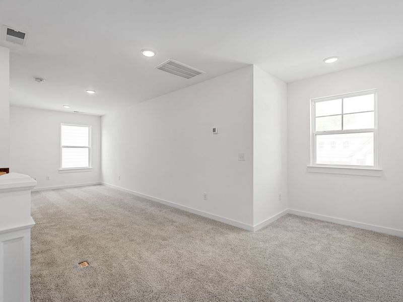 Spacious, unfurnished interior of a new home in Meadow Ridge Estates, Josephine (Image 19).