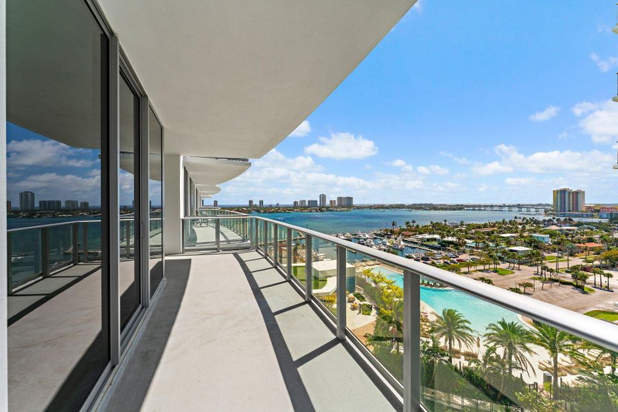 067-220LakeShoreDr-1219-WestPalmBeach-SM