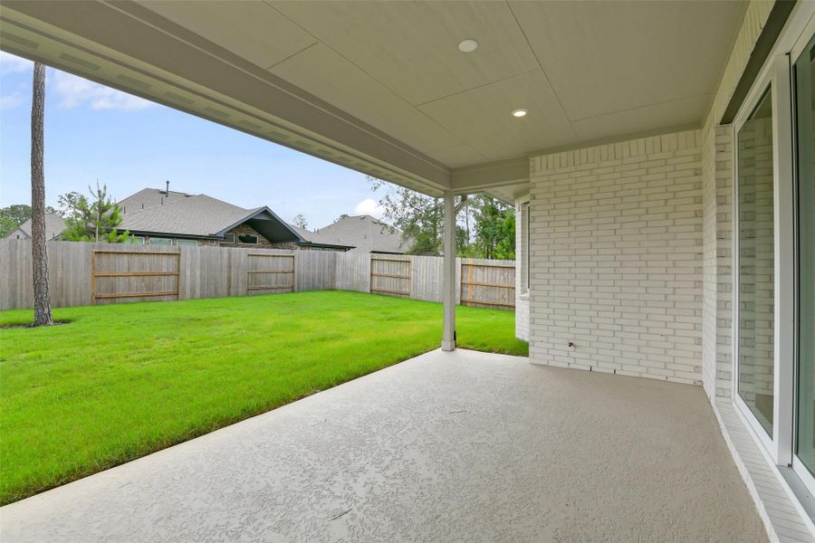 Spacious, unfurnished interior of a new home in , Conroe (Image 26).