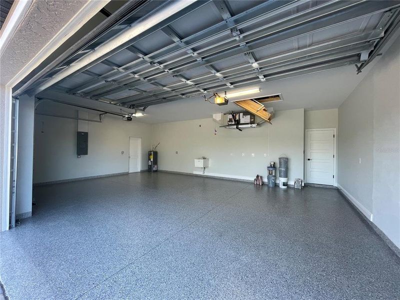 Spacious, unfurnished interior of a new home in , Englewood (Image 16).