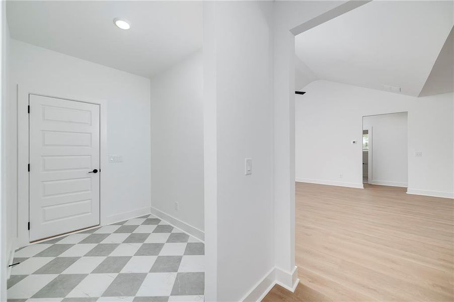 Spacious, unfurnished interior of a new home in , Gainesville (Image 17).