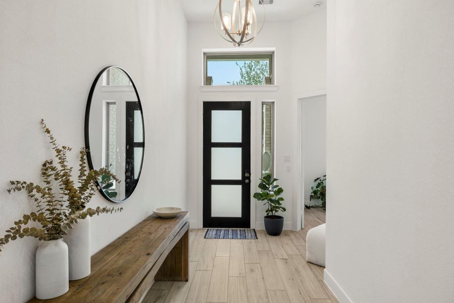 Another view showing the grand entry way and the front, private, home office space! Another view showing the grand entry way and the front, private, home office space!