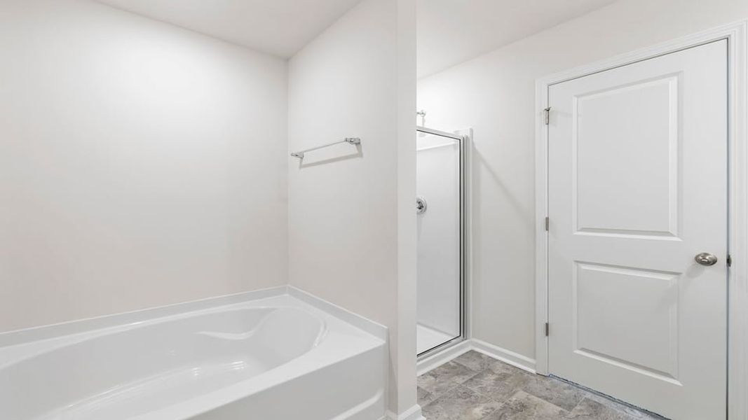 Spacious, unfurnished interior of a new home in Hunters Ridge, Woodruff (Image 29).