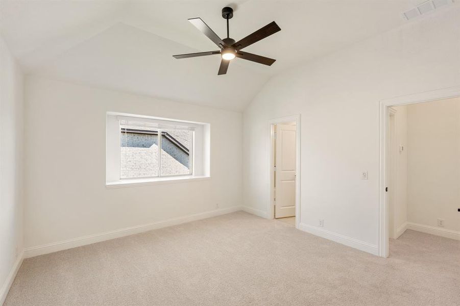 Spacious, unfurnished interior of a new home in Somerset Classic 70s & 80s, Mansfield (Image 36).