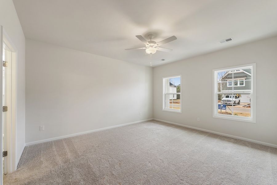 Spacious, unfurnished interior of a new home in Fairview Falls, Chesnee (Image 20).