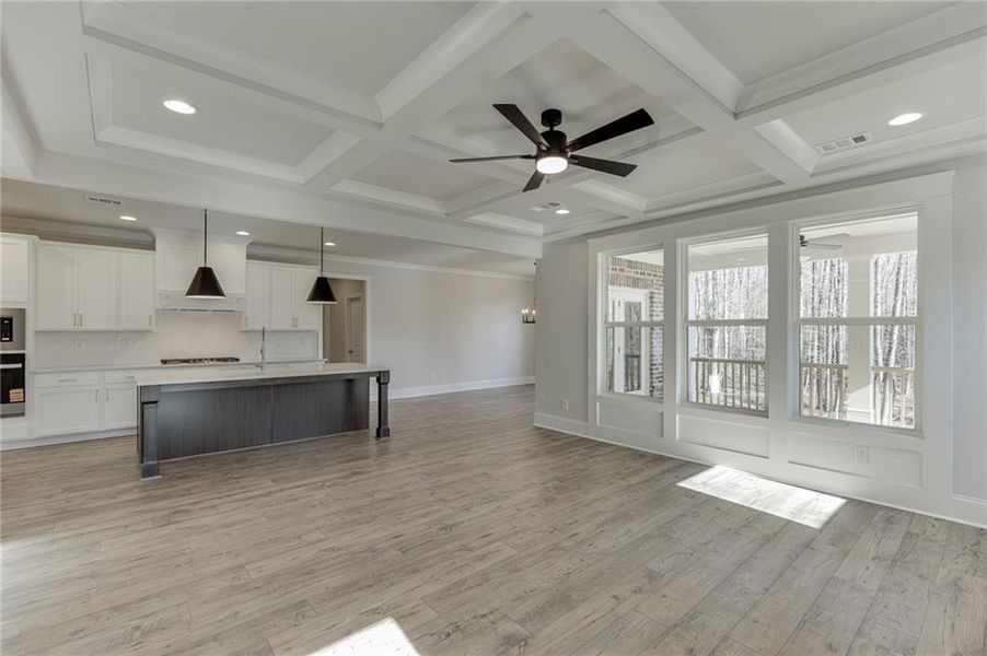 Spacious, unfurnished interior of a new home in , Bishop (Image 31).