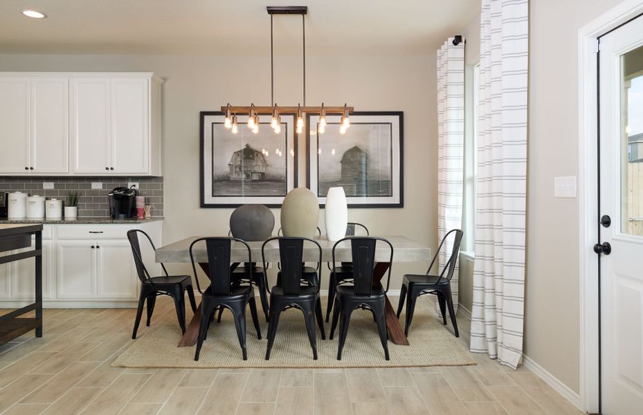 Representative furnished interior of a home built from the Springfield by Centex in Pinara Pines, Conroe (Image 13). Representative furnished interior of a home built from the Springfield by Centex in Pinara Pines, Conroe (Image 13).