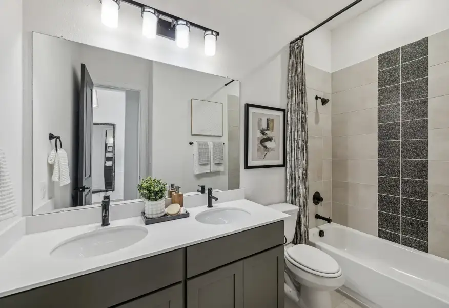 Plan 5039 Bath 3 - Staged - 21 of 22