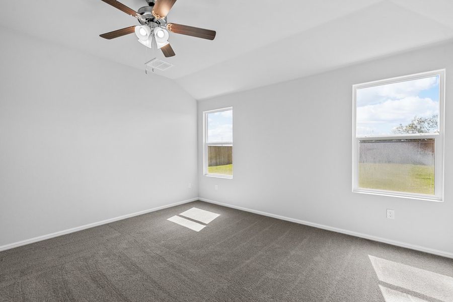 Representative unfurnished interior of a home built from the BELLVUE by D.R. Horton in Faculty Row, Abilene (Image 38).