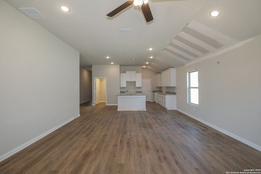 Spacious, unfurnished interior of a new home in Blue Ridge Ranch, San Antonio (Image 18). Spacious, unfurnished interior of a new home in Blue Ridge Ranch, San Antonio (Image 18).