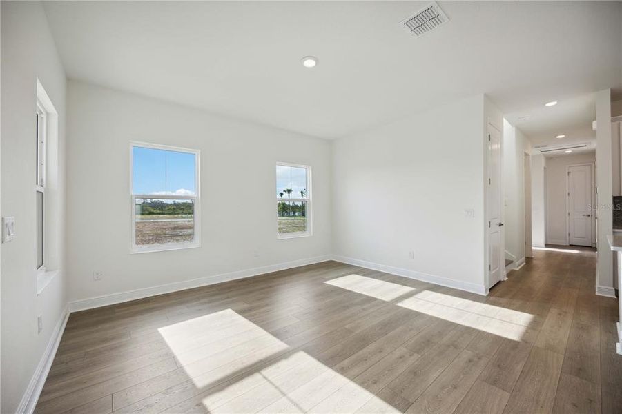 Spacious, unfurnished interior of a new home in Bungalow Walk at Lakewood Ranch, Lakewood Ranch (Image 13).