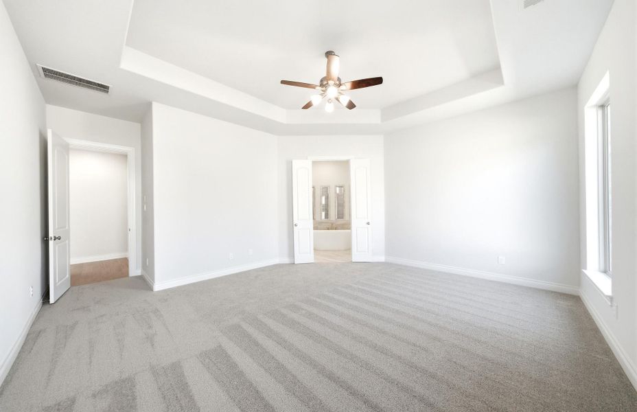 Spacious, unfurnished interior of a new home in Artavia 70′, Conroe (Image 39).
