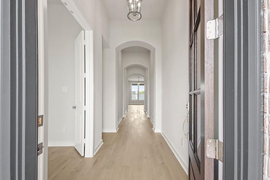 Spacious, unfurnished interior of a new home in ARTAVIA, Conroe (Image 15).