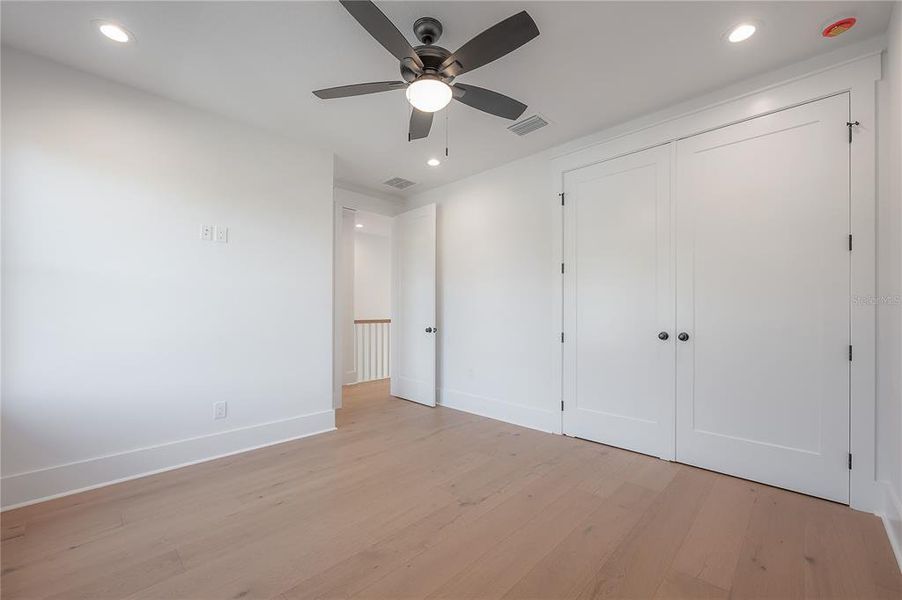 Spacious, unfurnished interior of a new home in , Tampa (Image 52).