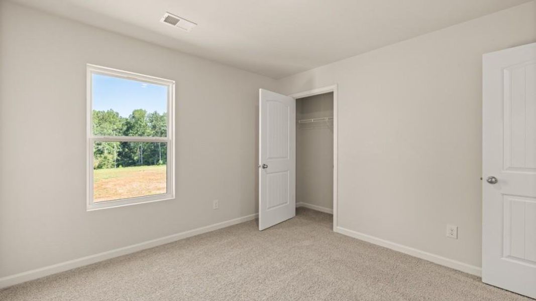 Spacious, unfurnished interior of a new home in Fairhaven, Lithia Springs (Image 26).