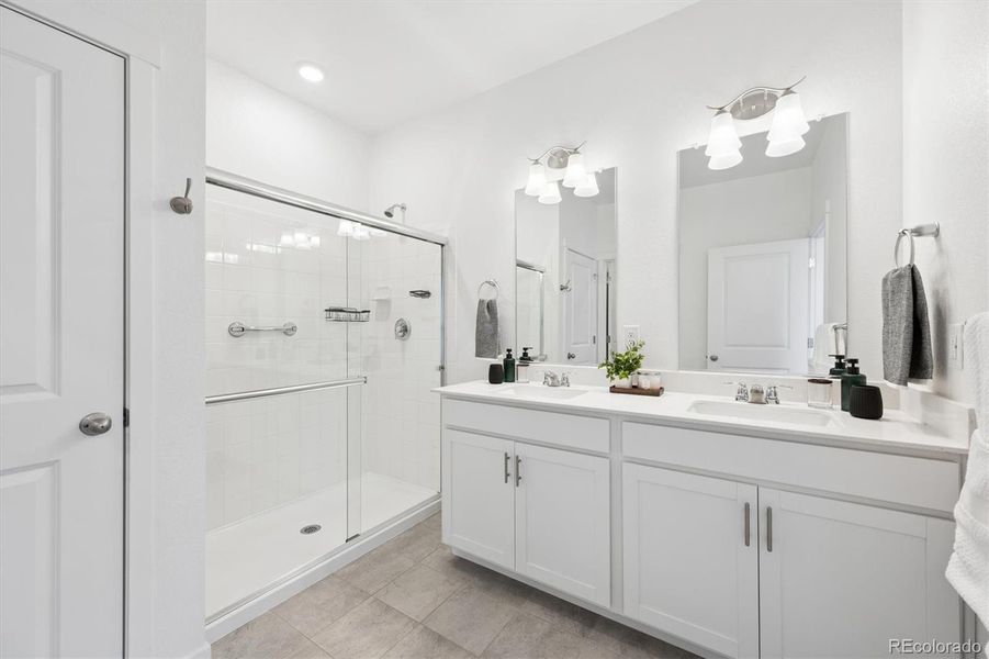 Primary bedroom en suite Primary bedroom en suite