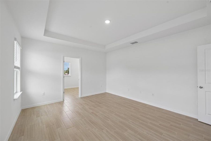 Spacious, unfurnished interior of a new home in Port Charlotte, Port Charlotte (Image 18). Spacious, unfurnished interior of a new home in Port Charlotte, Port Charlotte (Image 18).