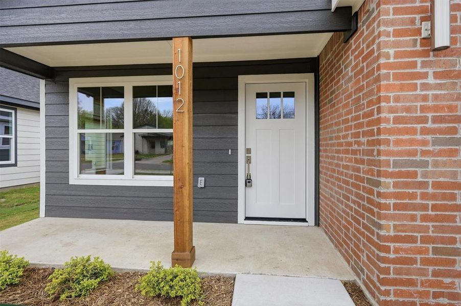 Exterior details and patio area of a home in , Sherman (Image 3).