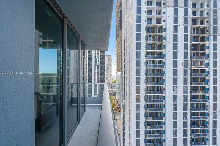 Condo located in Miami, FL showcasing its design and architecture (Image 25).