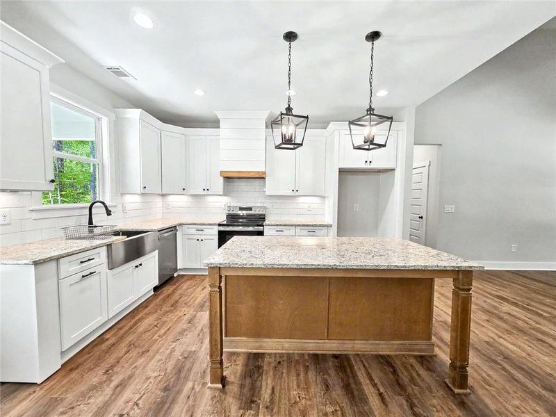 Furnished interior view inside a new home in , Dallas (Image 8).