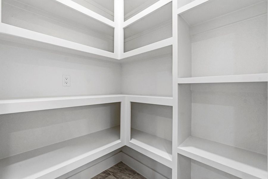 Walk in pantry Walk in pantry