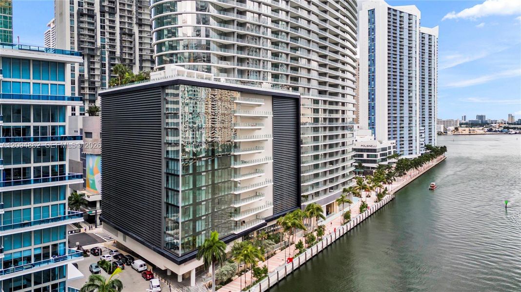 Condo located in Miami, FL showcasing its design and architecture (Image 28). Condo located in Miami, FL showcasing its design and architecture (Image 28).