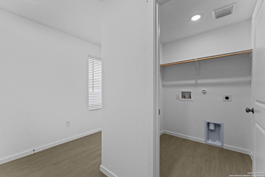 Spacious, unfurnished interior of a new home in Torian Village: Belmar Collection, San Antonio (Image 14).