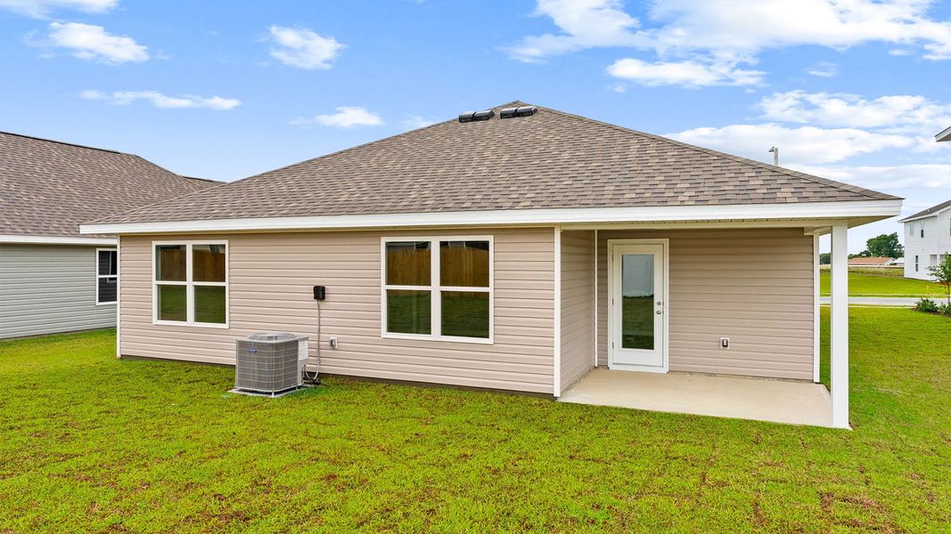 Exterior details and patio area of a home in Park Place, Panama City (Image 3). Exterior details and patio area of a home in Park Place, Panama City (Image 3).