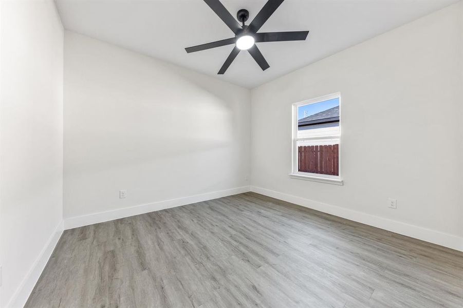 Spacious, unfurnished interior of a new home in , Gun Barrel City (Image 20).
