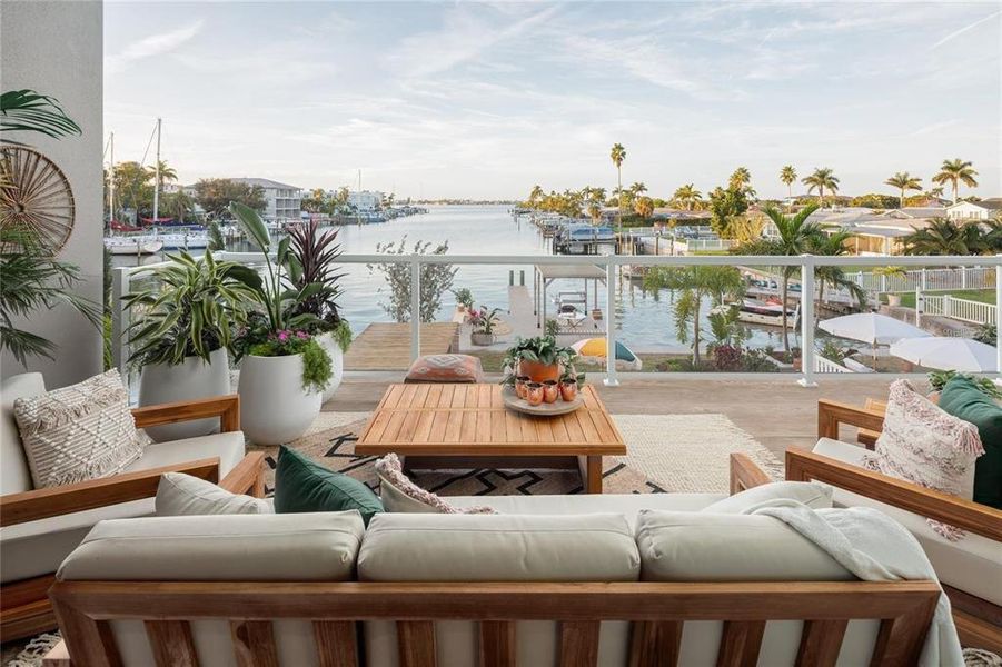 Exterior details and patio area of a home in , Treasure Island (Image 11).