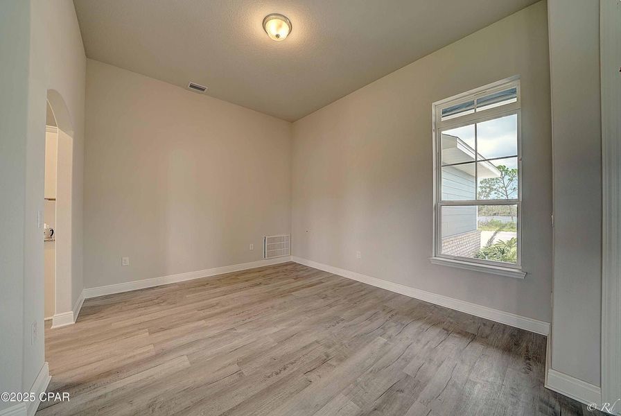 Spacious, unfurnished interior of a new home in Cedar Creek at Deerpoint Lake, Panama City (Image 13). Spacious, unfurnished interior of a new home in Cedar Creek at Deerpoint Lake, Panama City (Image 13).