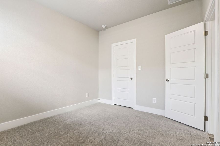 Spacious, unfurnished interior of a new home in Catalina, Converse (Image 34).