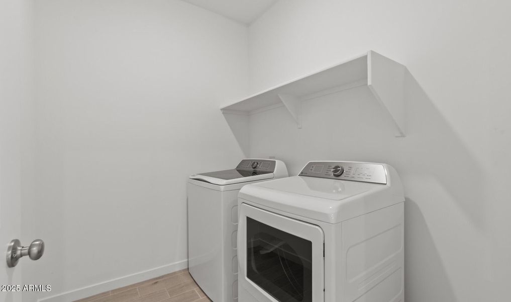 MR Lot #68 Laundry (Large) MR Lot #68 Laundry (Large)