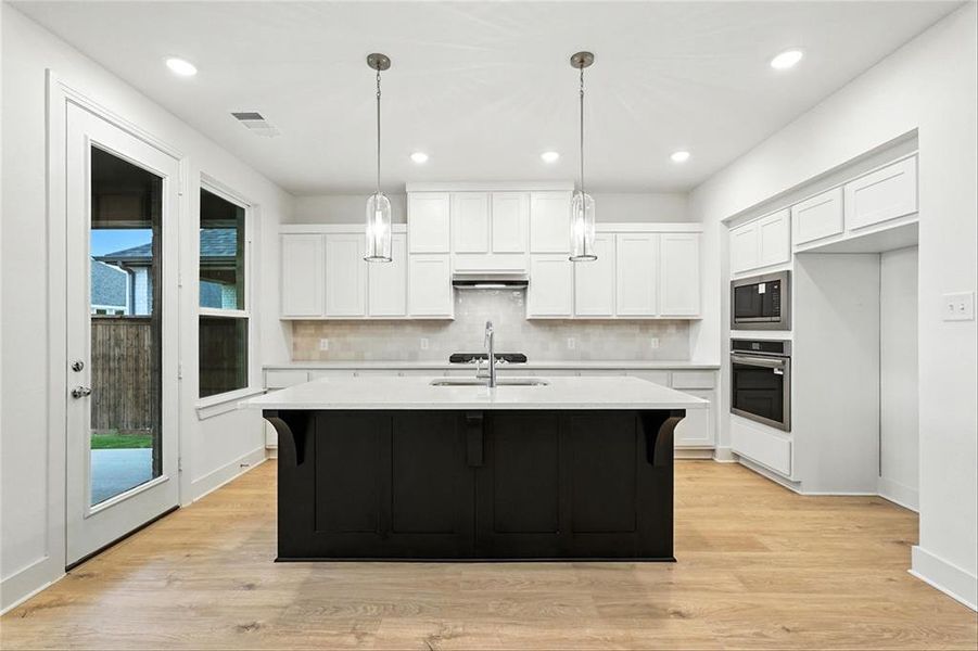 3146DuckHeightsKAHLCM004