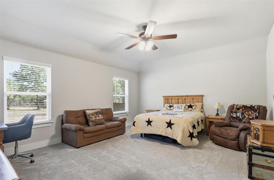 Furnished interior view inside a new home in Crystal Springs Estates, Alvarado (Image 17).