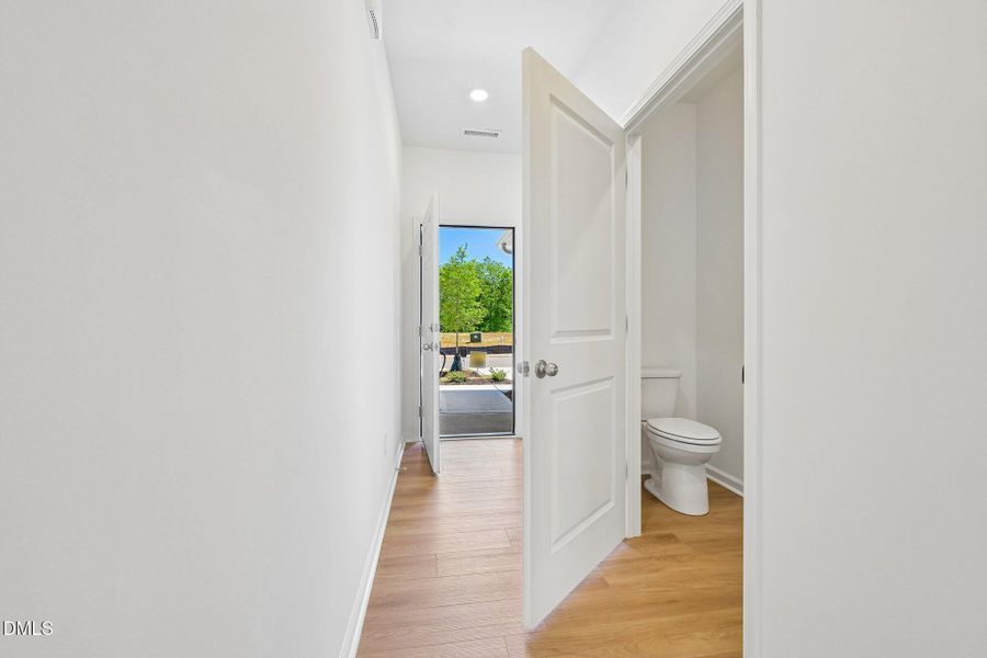 17-web-or-mls-Glen Lyon Drive-S2204-017