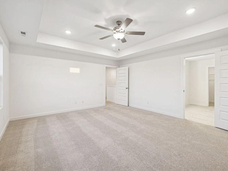 Spacious, unfurnished interior of a new home in Calista Farms, White House (Image 36).
