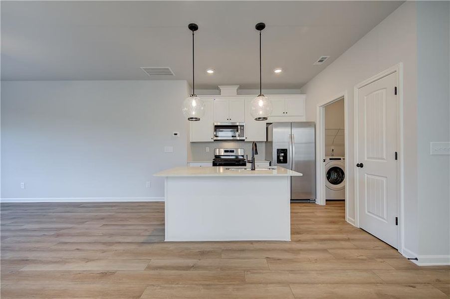 Furnished interior view inside a new home in Abbotts Crossing, Conyers (Image 5).