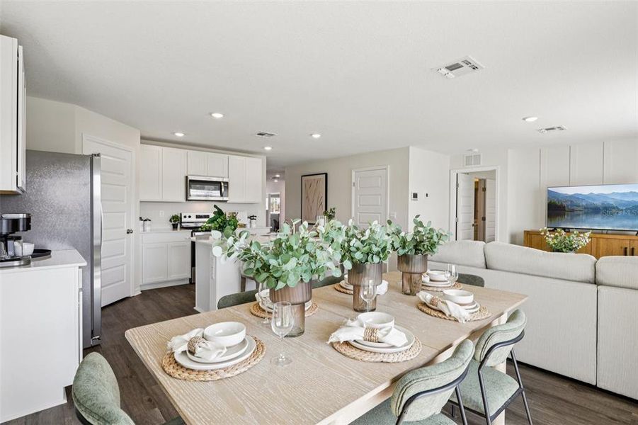 Furnished interior view inside a new home in Boulevard Oaks, Lady Lake (Image 7).