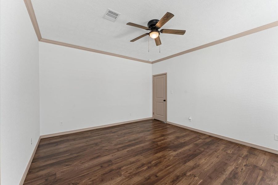 Spacious, unfurnished interior of a new home in , Huffman (Image 29).