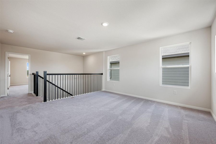 Representative images and renderings are for illustrative purposes. Actual structural options and design finishes of home may vary.
