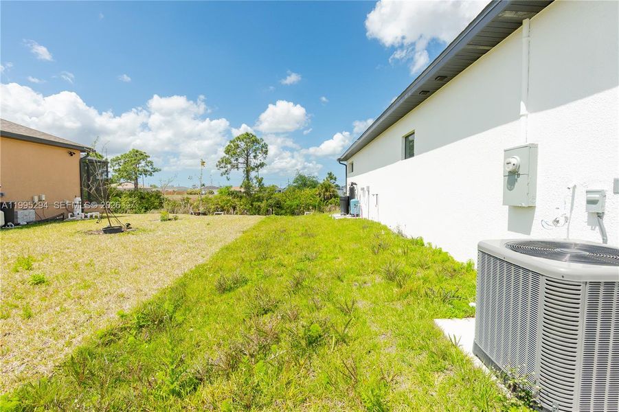 Exterior details and patio area of a home in , Cape Coral (Image 26).