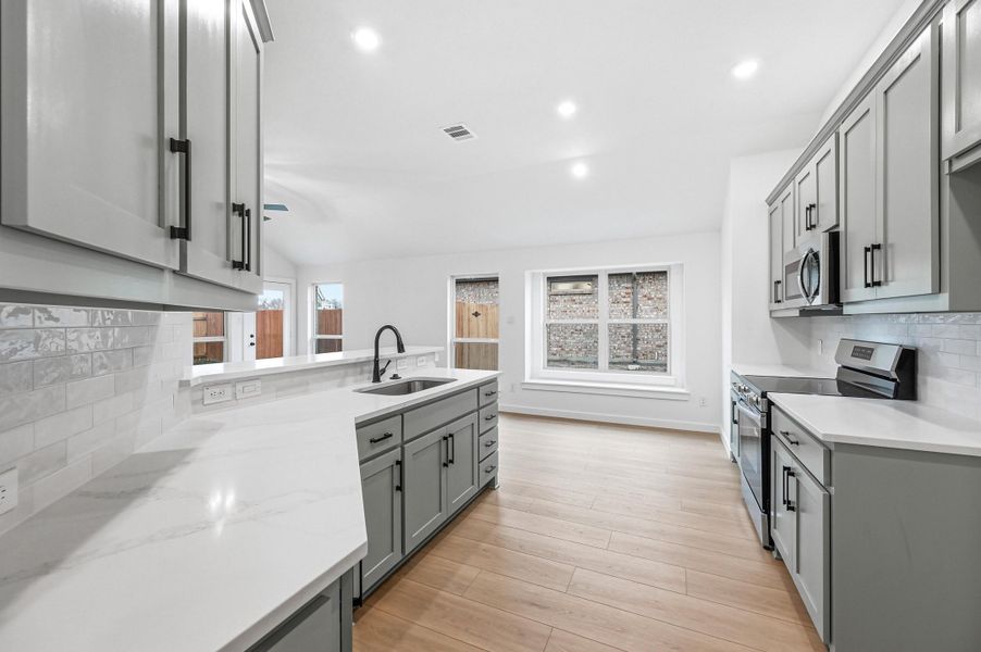 Representative furnished interior of a home built from the Hanover by Cheldan Homes in Craftsmen's Corner, Cleburne (Image 55).