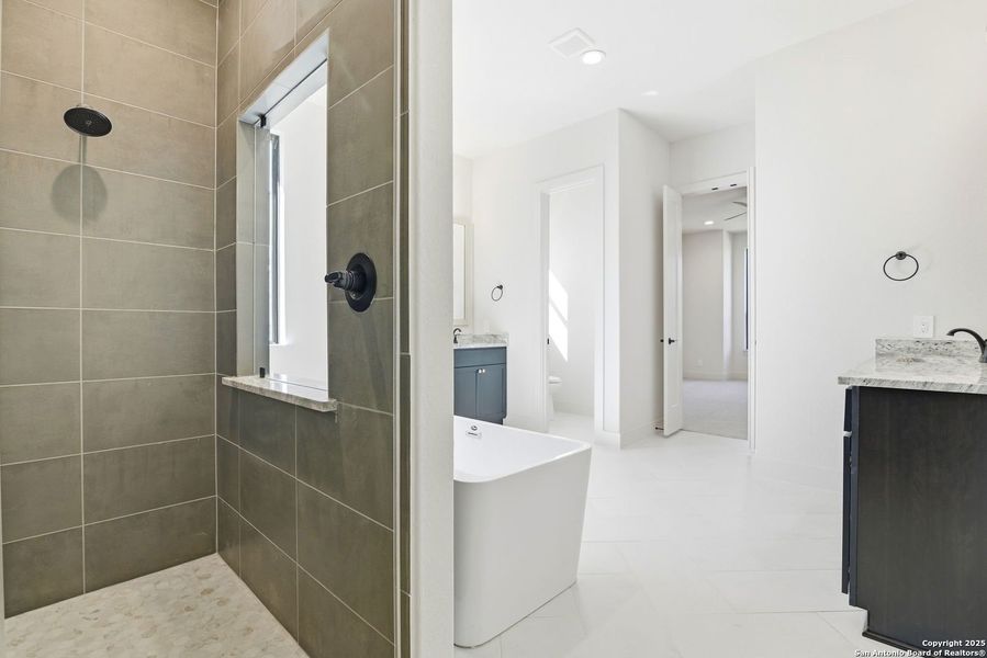 Furnished interior view inside a new home in Ventana - 60', Bulverde (Image 7).