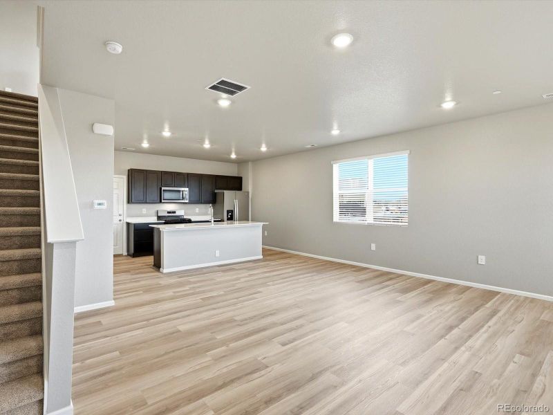 Spacious, unfurnished interior of a new home in , Aurora (Image 14).