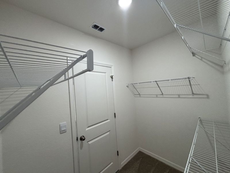 Spacious, unfurnished interior of a new home in Lehigh Acres, Lehigh Acres (Image 11).